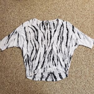 1/2 Sleeve Zebra Top size Small